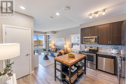 506 - 22 East Haven Drive, Toronto E06, ON - Indoor Photo Showing Kitchen