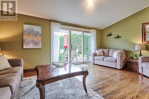 5 Rosswood Crescent, Toronto, ON 