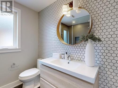 48 Crosland Drive, Toronto, ON - Indoor Photo Showing Bathroom