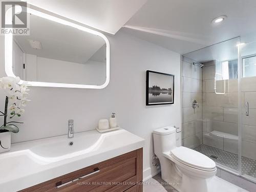 48 Crosland Drive, Toronto, ON - Indoor Photo Showing Bathroom