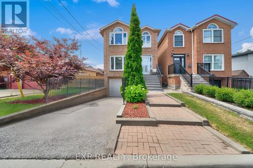 18 Westlake Crescent, Toronto, ON - Outdoor With Facade