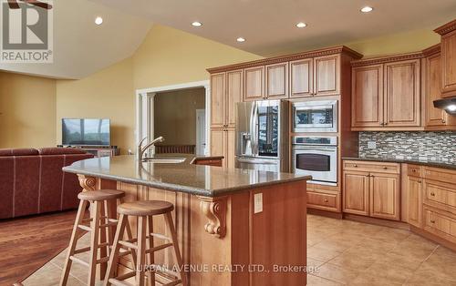 106 Cawkers Cove Road, Scugog (Port Perry), ON - Indoor Photo Showing Kitchen