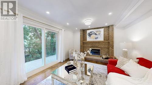 17 Sabrina Court, Richmond Hill (North Richvale), ON - Indoor Photo Showing Living Room With Fireplace