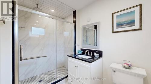 17 Sabrina Court, Richmond Hill (North Richvale), ON - Indoor Photo Showing Bathroom