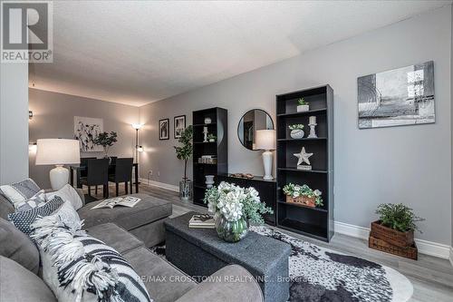 1189 Inniswood Street, Innisfil, ON - Indoor Photo Showing Living Room