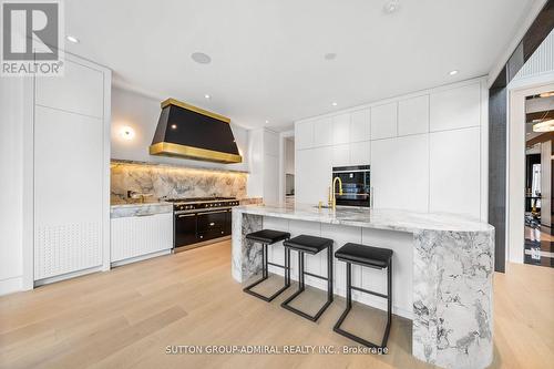 335 Lytton Boulevard, Toronto (Lawrence Park South), ON - Indoor Photo Showing Kitchen With Upgraded Kitchen