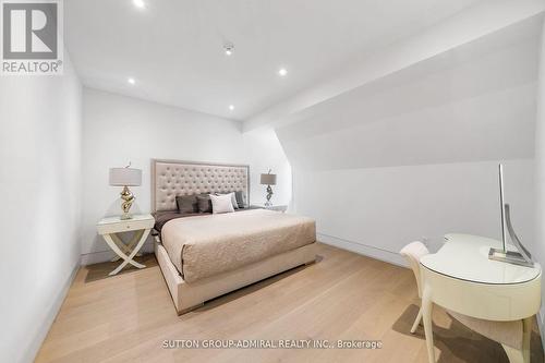 335 Lytton Boulevard, Toronto, ON - Indoor Photo Showing Bedroom