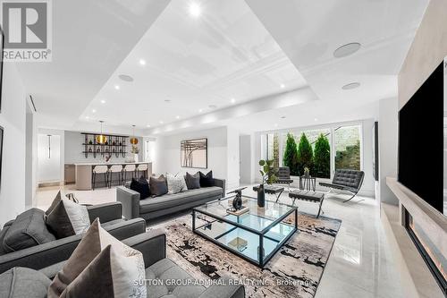 335 Lytton Boulevard, Toronto (Lawrence Park South), ON - Indoor Photo Showing Living Room