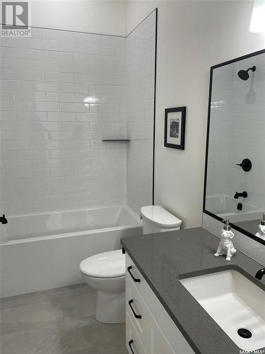 323 Woolf Bay, Saskatoon, SK - Indoor Photo Showing Bathroom