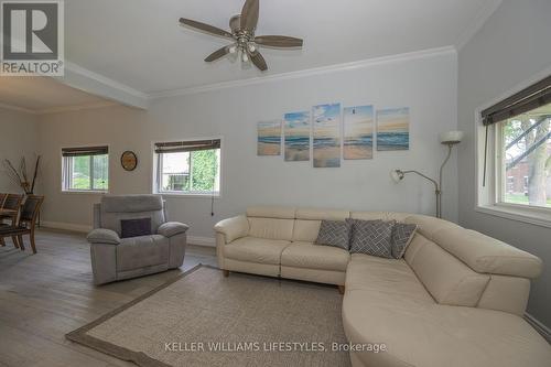 948 Princess Avenue, London, ON - Indoor Photo Showing Living Room