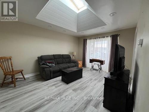 60 Brooksbank Crescent, Ajax (South West), ON - Indoor