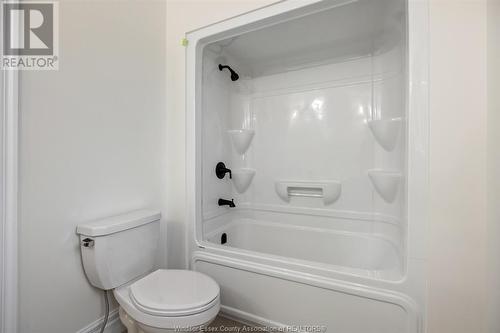 519 Veneto Street, Lakeshore, ON - Indoor Photo Showing Bathroom