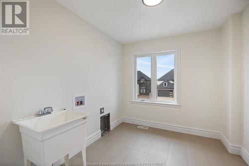 519 Veneto Street, Lakeshore, ON - Indoor Photo Showing Other Room