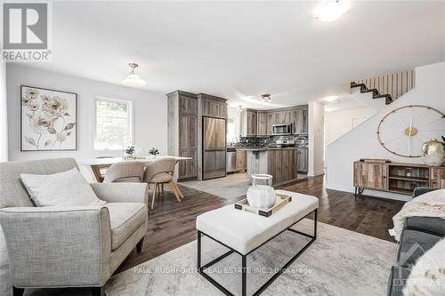 201 Darquise Street, Clarence-Rockland, ON - Indoor Photo Showing Living Room