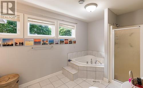 14 Kent Place, St. John’S, NL - Indoor Photo Showing Bathroom