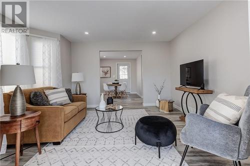 545 Lorne Street, Sudbury, ON - Indoor Photo Showing Living Room