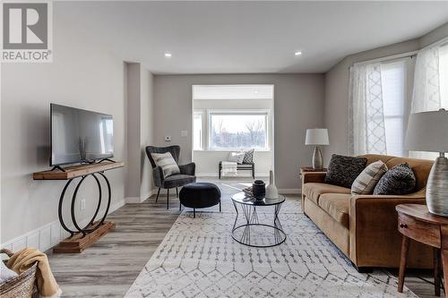 545 Lorne Street, Sudbury, ON - Indoor Photo Showing Living Room