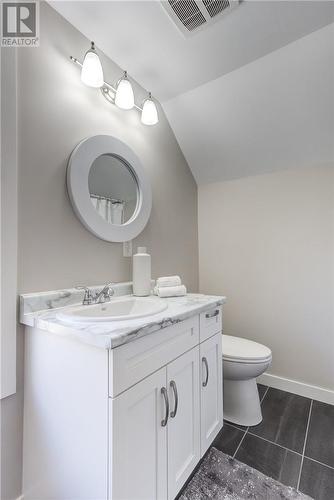 545 Lorne Street, Sudbury, ON - Indoor Photo Showing Bathroom