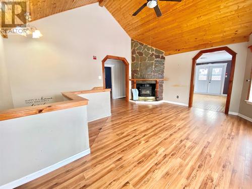 21 Baxter Drive, Eastport, NL - Indoor Photo Showing Living Room With Fireplace