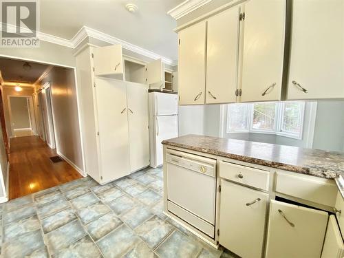 21 Baxter Drive, Eastport, NL - Indoor Photo Showing Kitchen