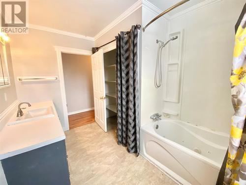 21 Baxter Drive, Eastport, NL - Indoor Photo Showing Bathroom