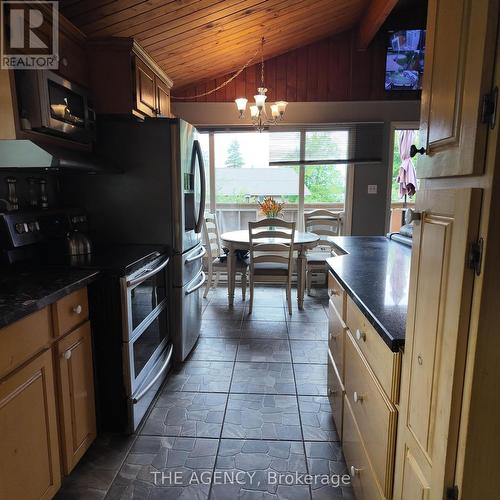 3 Kenhill Beach Road, Kawartha Lakes, ON - Indoor Photo Showing Kitchen