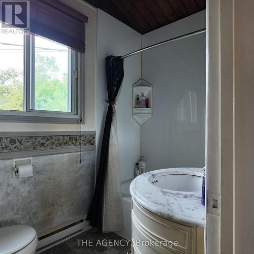 3 Kenhill Beach Road, Kawartha Lakes, ON - Indoor Photo Showing Bathroom