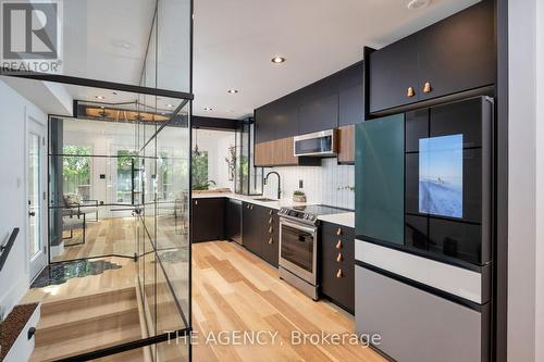 316 Salem Avenue, Toronto, ON - Indoor Photo Showing Kitchen With Upgraded Kitchen