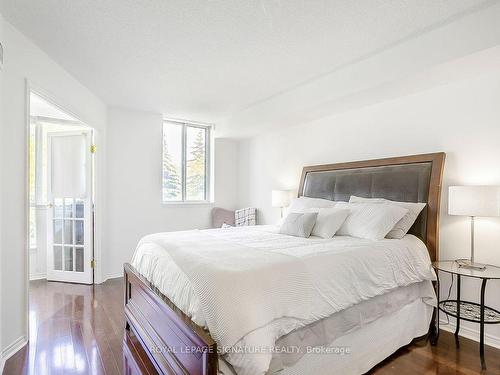 509-225 Davenport Rd, Toronto, ON - Indoor Photo Showing Bedroom