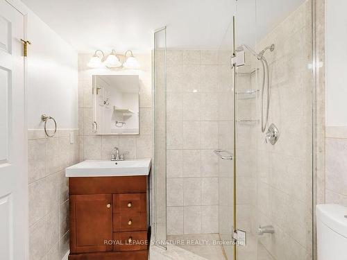 509-225 Davenport Rd, Toronto, ON - Indoor Photo Showing Bathroom