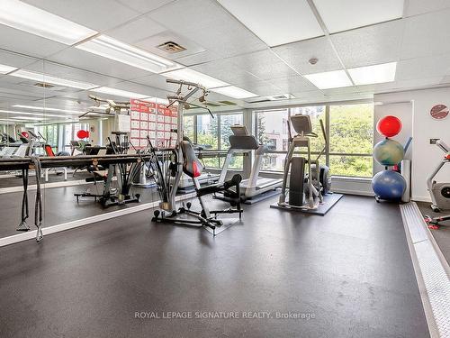 509-225 Davenport Rd, Toronto, ON - Indoor Photo Showing Gym Room