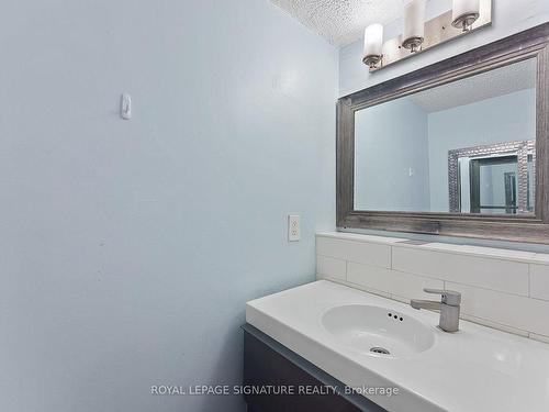535-665 Kennedy Rd, Toronto, ON - Indoor Photo Showing Bathroom