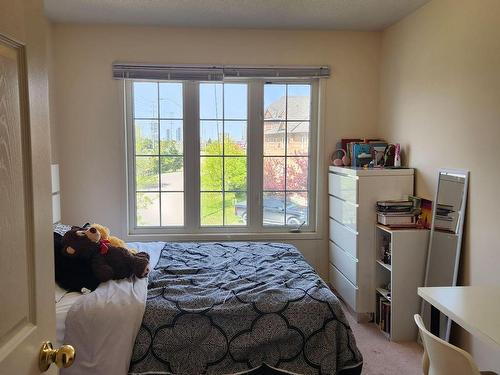 Upper-680 Courtney Valley Rd, Mississauga, ON - Indoor Photo Showing Bedroom