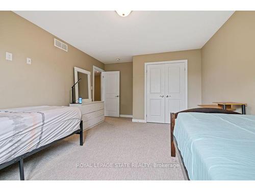 B-16 Prospect Ave, St. Catharines, ON - Indoor Photo Showing Bedroom