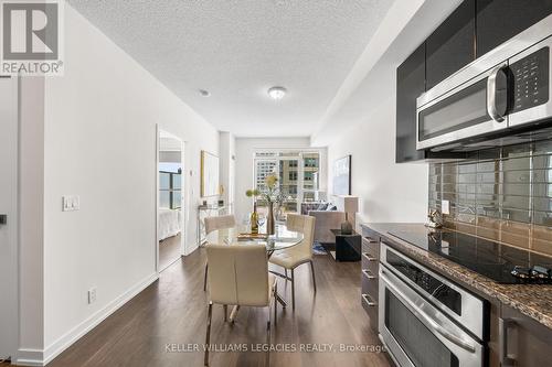 819 - 98 Lillian Street, Toronto (Mount Pleasant West), ON - Indoor Photo Showing Kitchen