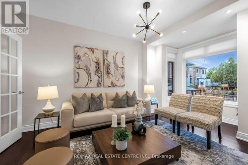 43 Provost Trail, Brampton, ON - Indoor Photo Showing Living Room