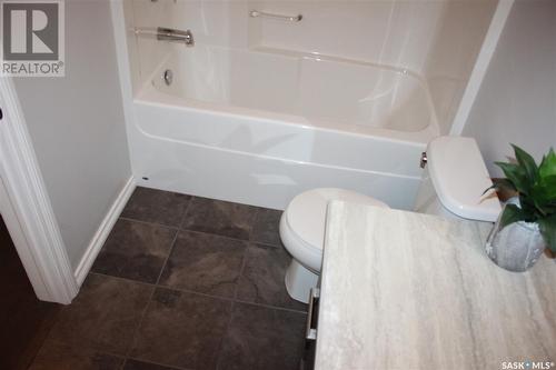 307 1715 Badham Boulevard, Regina, SK - Indoor Photo Showing Bathroom