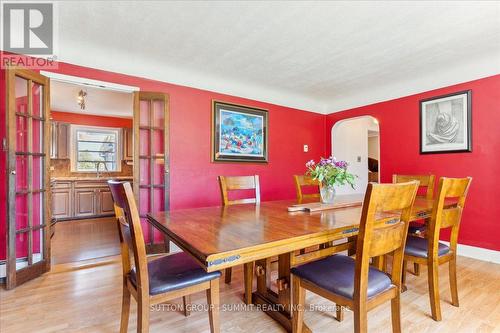 2076 Churchill Avenue, Burlington (Freeman), ON - Indoor Photo Showing Dining Room