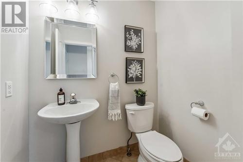 main floor powder room - 7 Windhurst Drive, Ottawa, ON - Indoor Photo Showing Bathroom