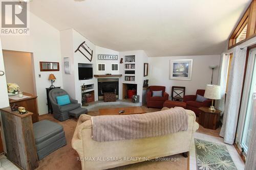 54 Laxton Twp 5Th Line, Kawartha Lakes, ON - Indoor Photo Showing Living Room With Fireplace