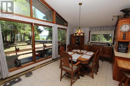 54 Laxton Twp 5Th Line, Kawartha Lakes, ON - Indoor Photo Showing Dining Room