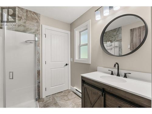 38 West Poirier Road, Sicamous, BC - Indoor Photo Showing Bathroom