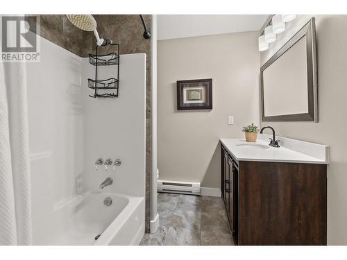 38 West Poirier Road, Sicamous, BC - Indoor Photo Showing Bathroom