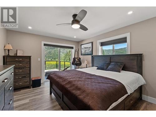 38 West Poirier Road, Sicamous, BC - Indoor Photo Showing Bedroom