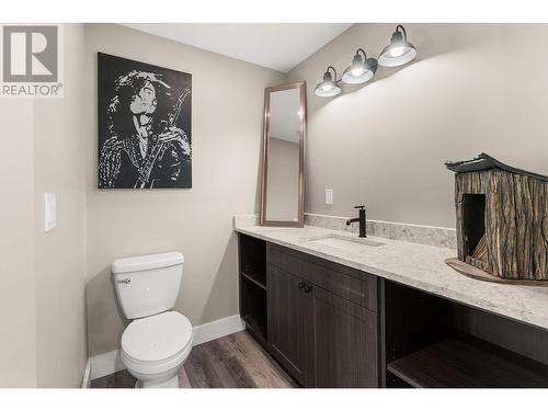 38 West Poirier Road, Sicamous, BC - Indoor Photo Showing Bathroom