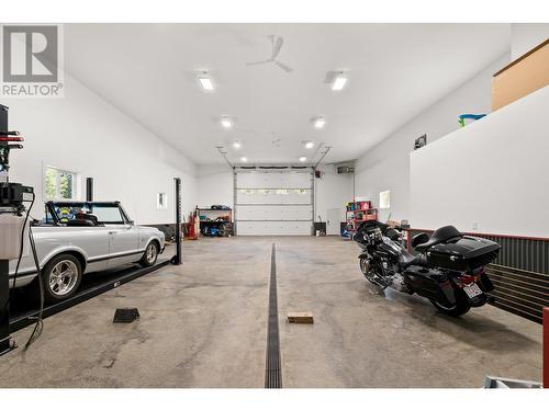 38 West Poirier Road, Sicamous, BC - Indoor Photo Showing Garage