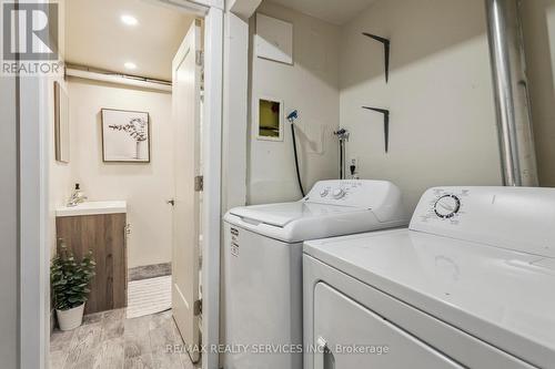 60 - 1055 Shawnmarr Road, Mississauga, ON - Indoor Photo Showing Laundry Room