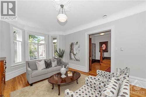 140 Glebe Avenue, Ottawa, ON - Indoor Photo Showing Living Room