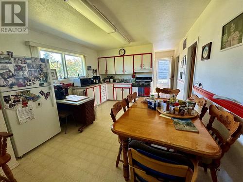 921 91A Avenue, Dawson Creek, BC - Indoor Photo Showing Dining Room