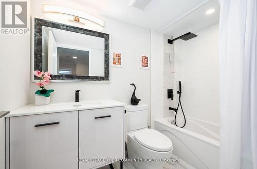 1601 - 7601 Bathurst Street, Vaughan (Crestwood-Springfarm-Yorkhill), ON - Indoor Photo Showing Bathroom